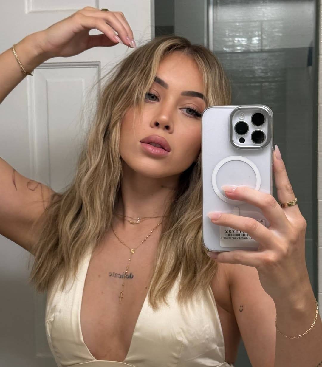 Adel